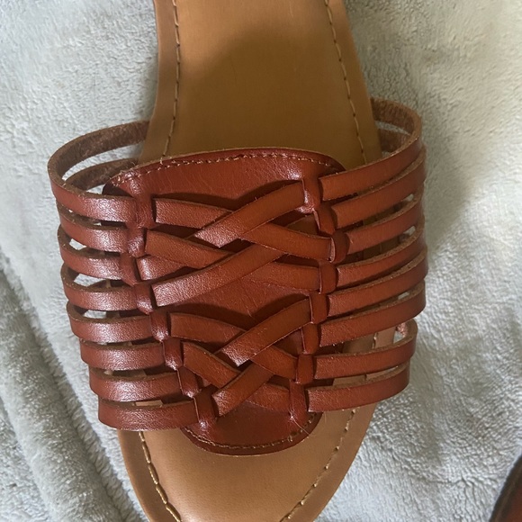 Shoes - Picture 4 of 7